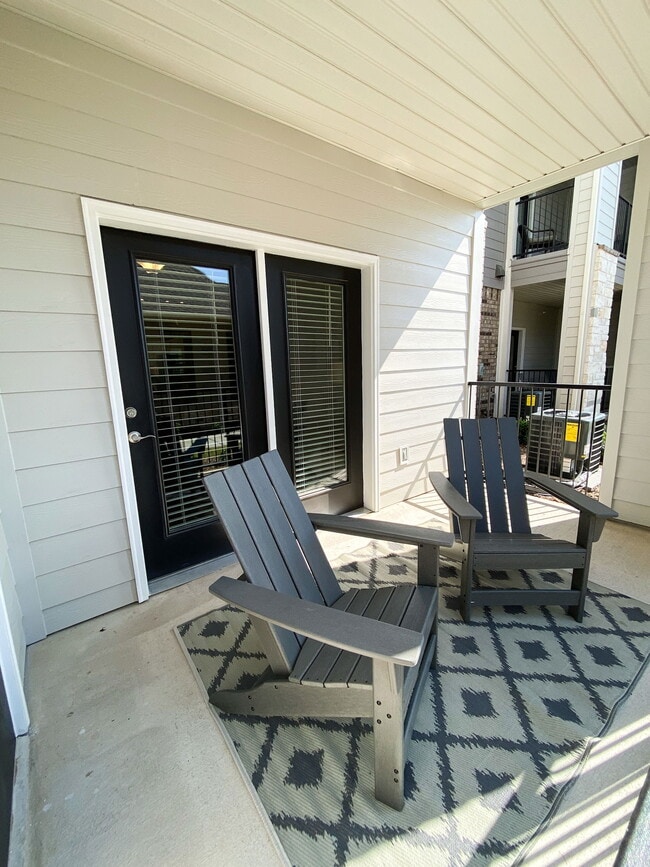 Building Photo - 11429 Oak Landing Dr