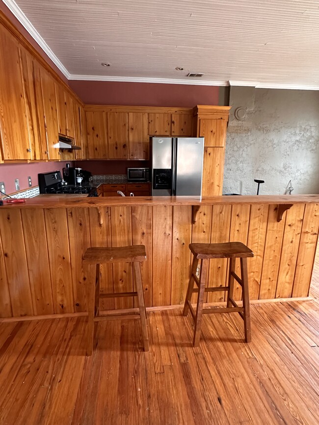 Kitchen with all appliances/gas stove - 533 Rutledge St