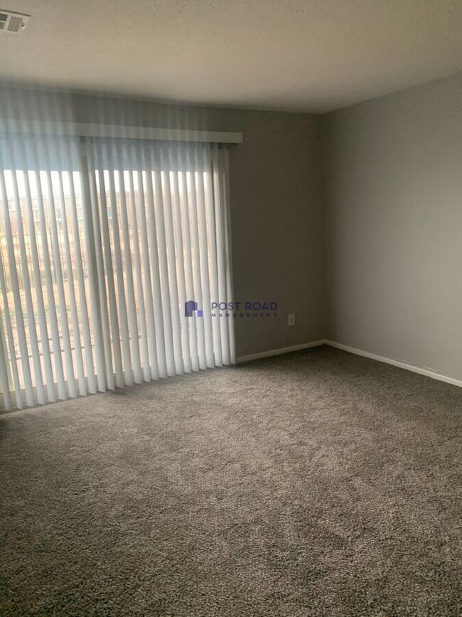 Building Photo - 515 W 27th St S