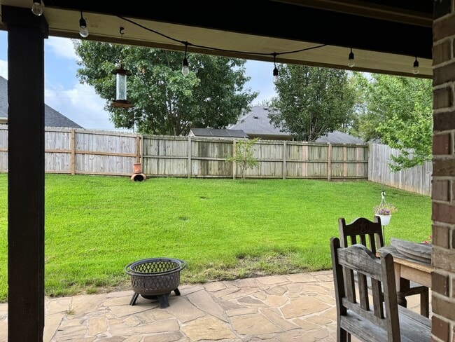 Building Photo - 11865 Poydras