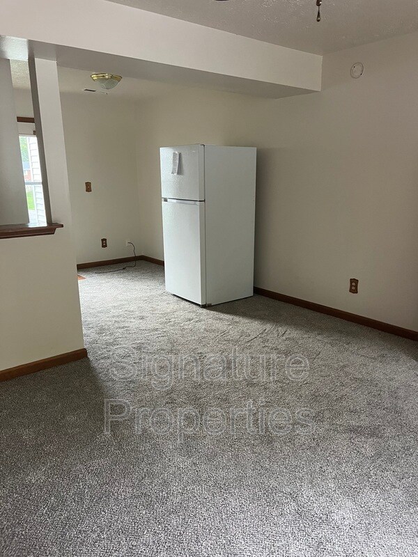 Building Photo - 83 Tinkerview Dr
