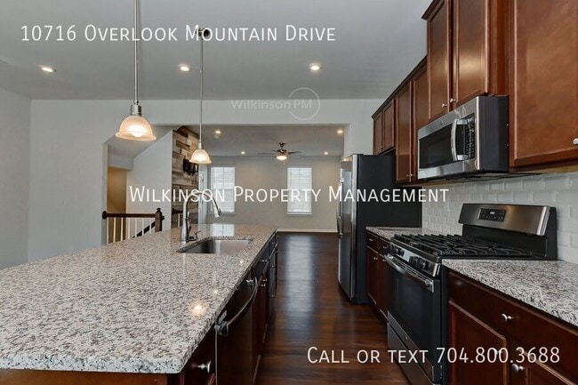 Building Photo - 10716 Overlook Mountain Dr