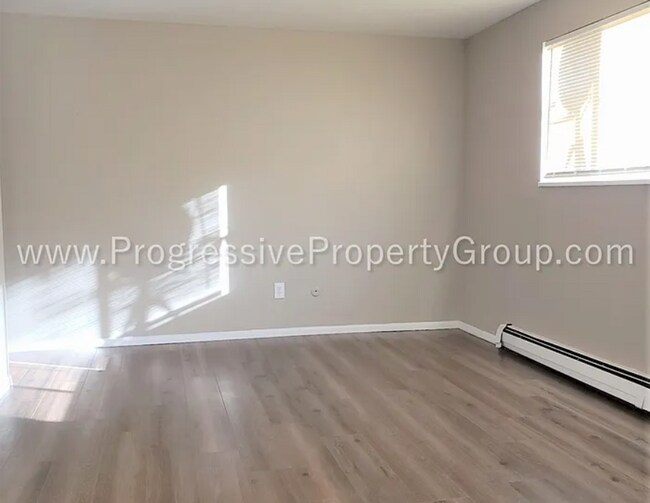 Building Photo - Cozy 2-Bedroom Home in a Peaceful Colorado...