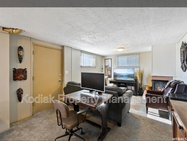 Building Photo - 516 E 100 S