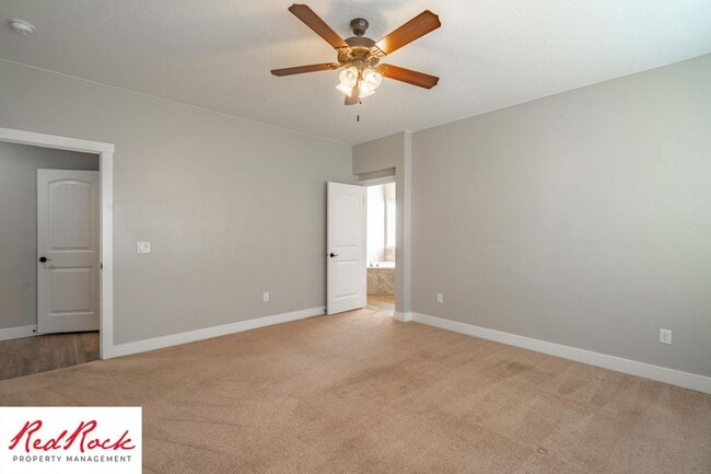 Building Photo - 4 Bedroom Spacious St. George Home with Large Backyard