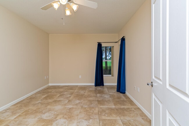 Building Photo - 5015 Fairways Cir