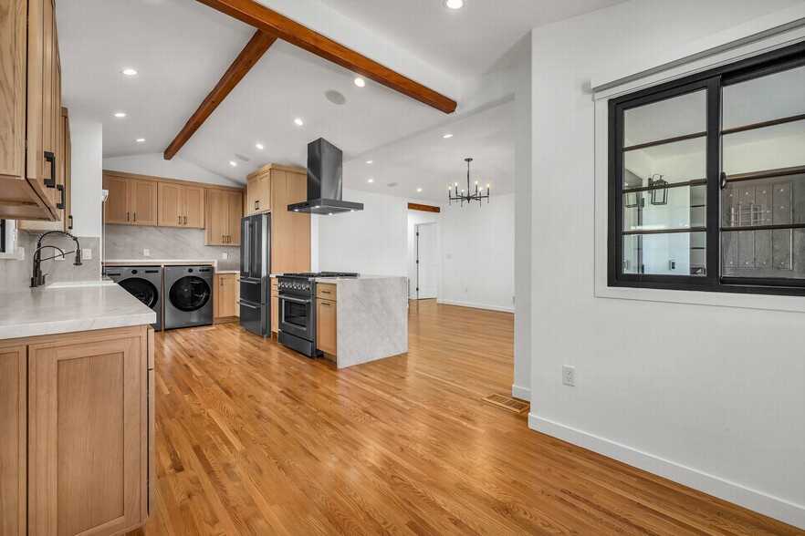 Building Photo - 920 S Spaulding Ave