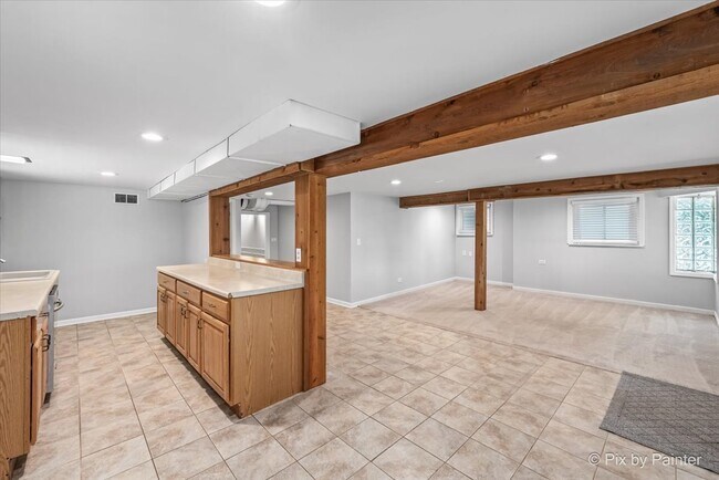 Building Photo - 24060 N Lakeside Dr