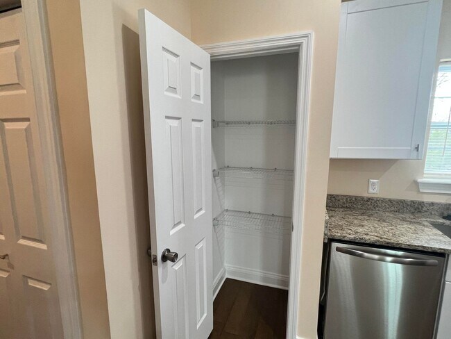 Building Photo - Stunning, Modern 4-Bed / 2.5-Bath Home for Rent – Less Than 20 Minutes to Downtown!