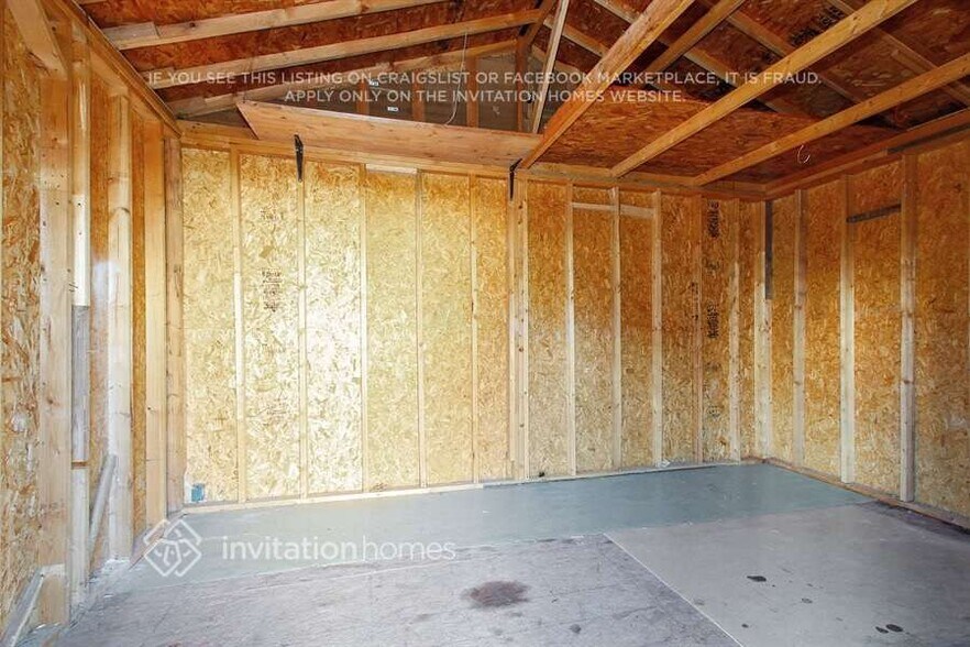 Building Photo - 2048 Buffalo Way