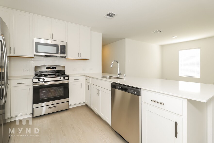 Building Photo - 2752 Ctr Crk Ln