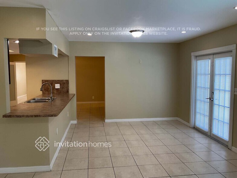 Building Photo - 10851 NW 32nd Ct