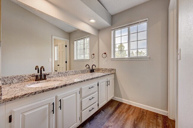 Building Photo - $2,800 - 3 Bed. 2.5 Bath Home with AC, Lof...