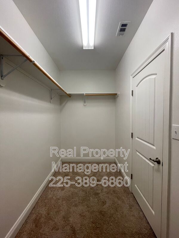 Building Photo - 7948 Antebellum Ave