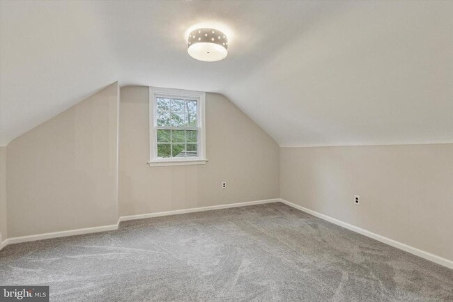 Building Photo - 310 Pine Tree Rd