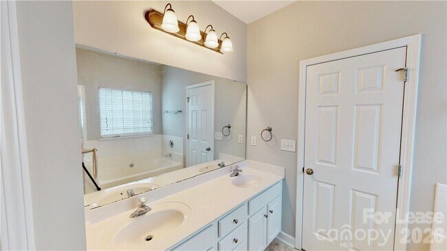 Building Photo - 8321 Suttonview Dr