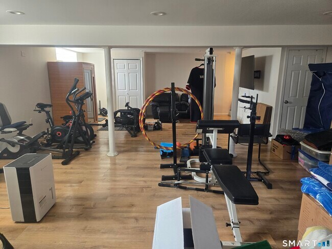 Building Photo - 57 Beachside Ave