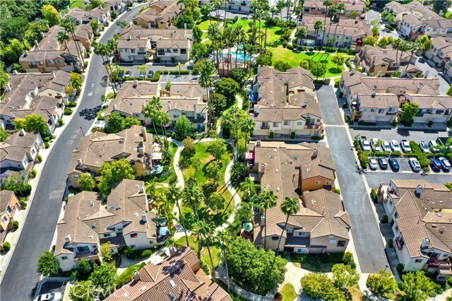 Building Photo - 211 Chandon