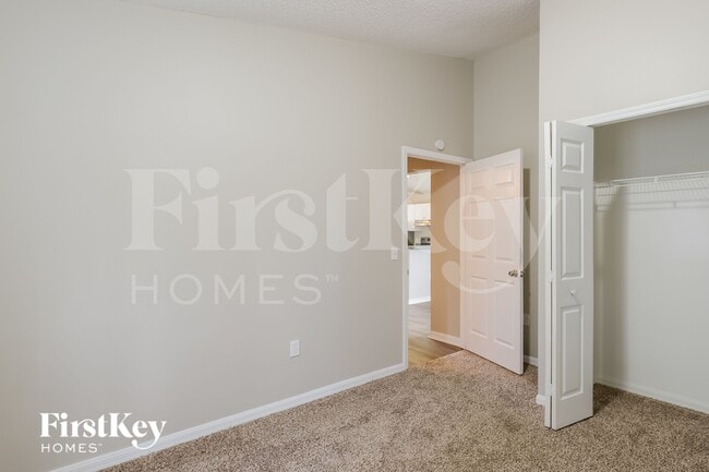 Building Photo - 6512 Viewpoint Ct