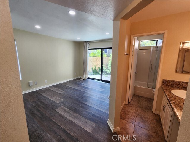 Building Photo - 13115 Le Parc Blvd