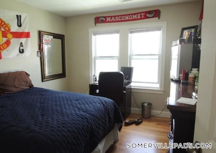 Building Photo - 27 Fairfax St