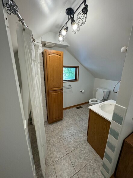 Building Photo - 84 E. 15th Street