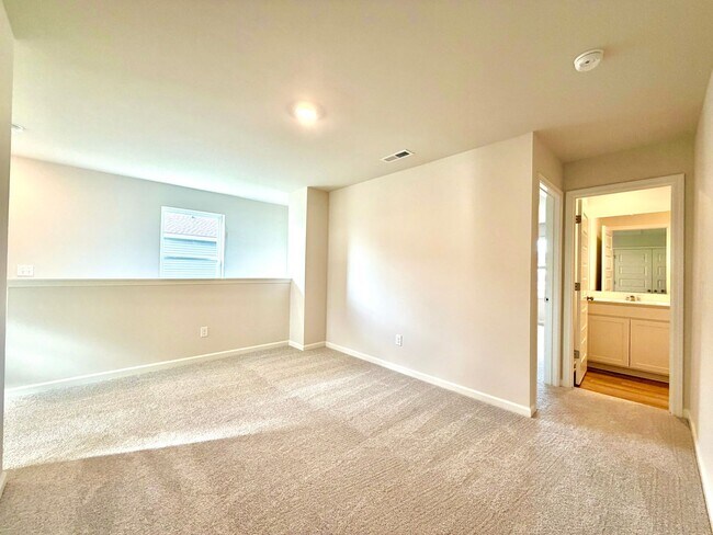 Building Photo - 913 Moray Ln