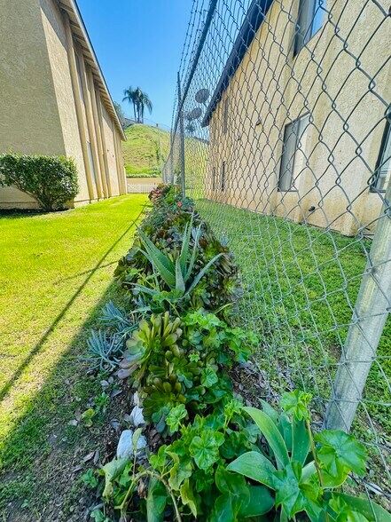 Building Photo - 6005 Hill Dale Ct