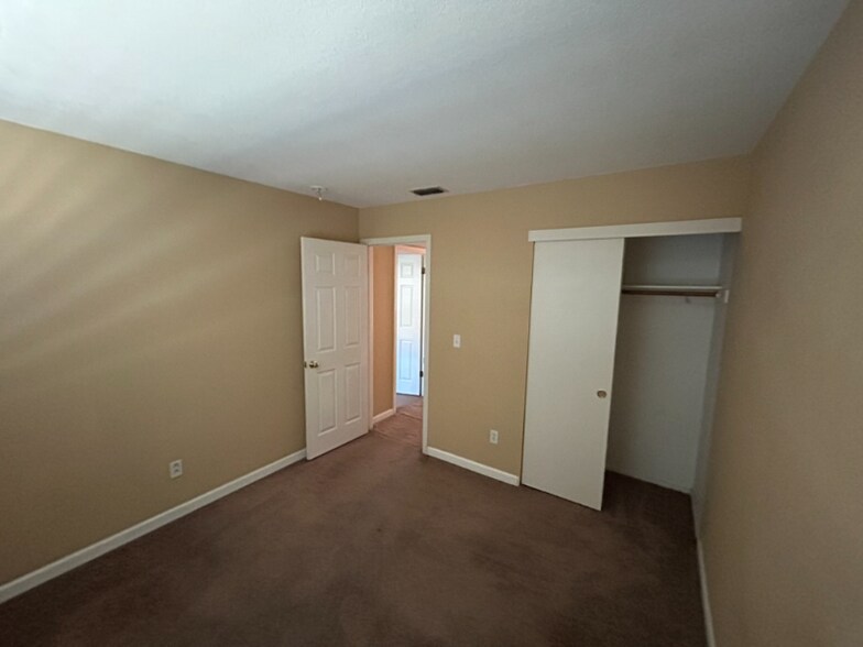 Building Photo - 8464 Banyon Tree Ct