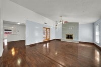 Building Photo - 1809 Trowbridge St