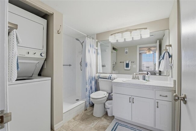 Building Photo - 7540 Bay Island Dr S