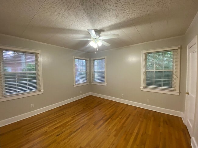 Building Photo - 948 Alachua Ave
