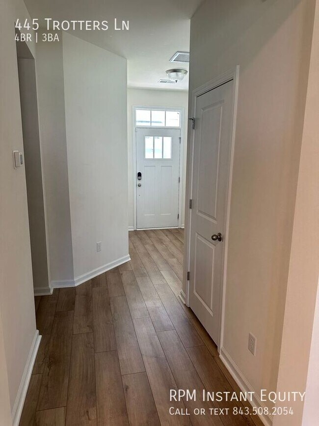 Building Photo - 445 Trotters Ln