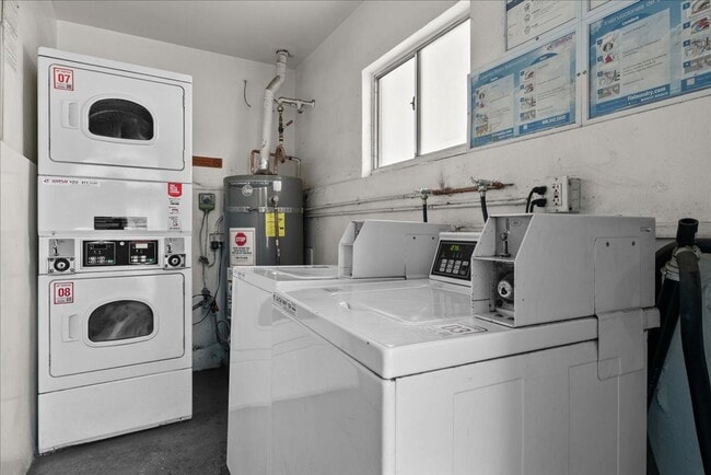 Building Photo - 7733 Laurel Canyon Blvd