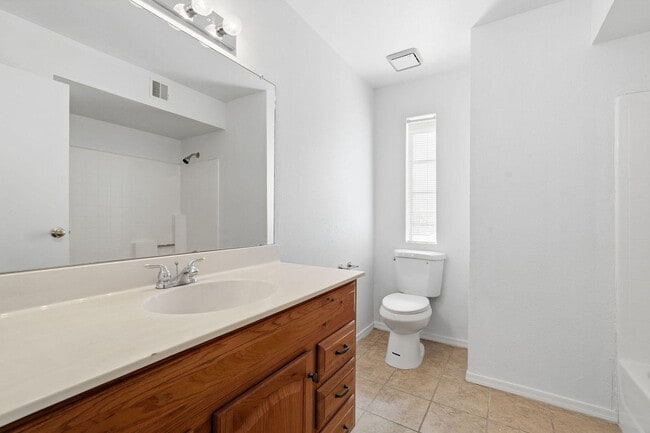 Building Photo - 2020 W Union Hills Dr