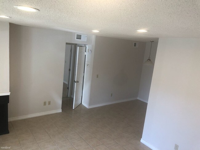 Building Photo - 2 br, 2 bath Condo - 6824 Lyrewood Lane #132