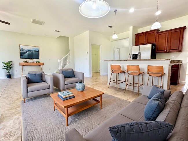 Building Photo - Upscale and modern 5bedroom/2.5bath home in Festival Community!