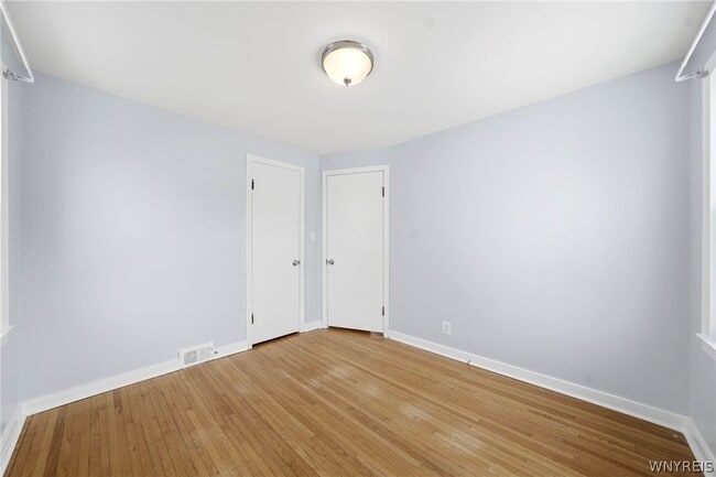 Building Photo - 38 Harvest Ave