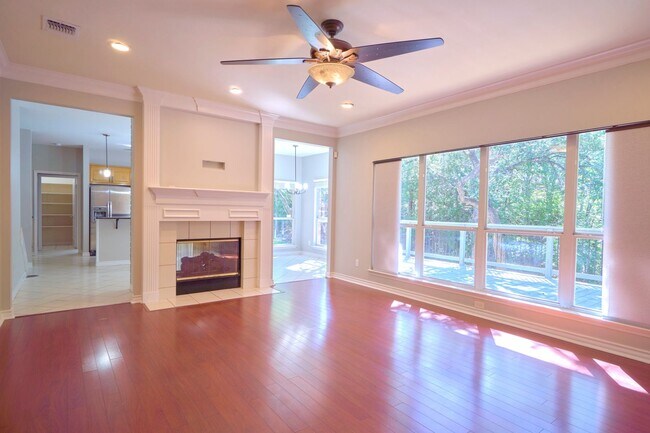 Building Photo - Mission Ridge beauty-4 bedroom 3 1/2 bath-...