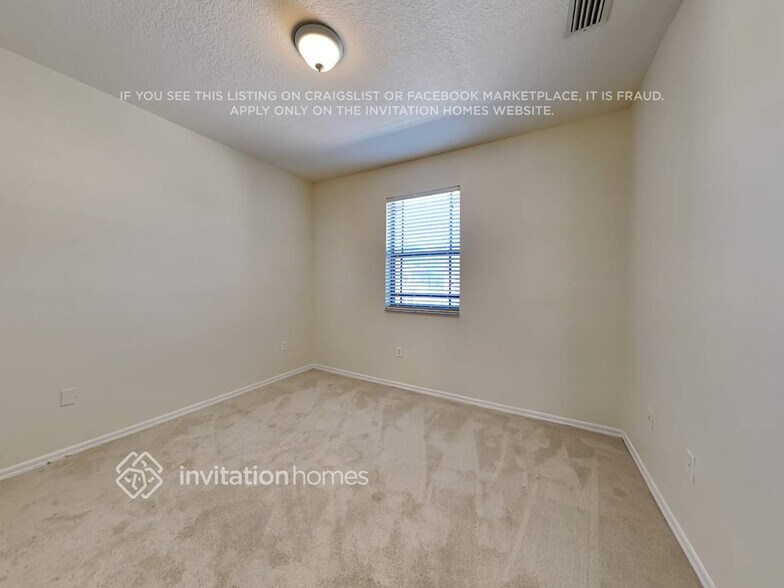 Building Photo - 568 NE 35th Ave