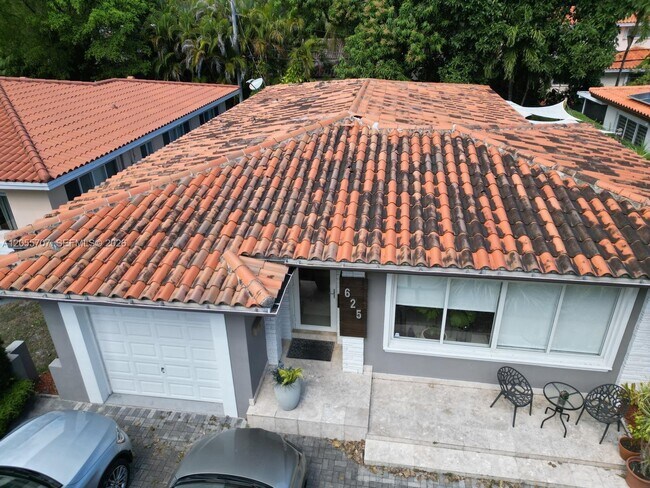 Building Photo - 625 Bird Rd