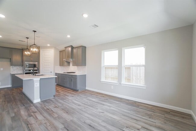Building Photo - 9852 Pearly Everlasting