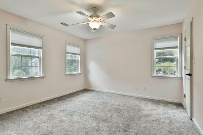 Building Photo - Luxury Millpond Manor Home in Starr’s Mill...