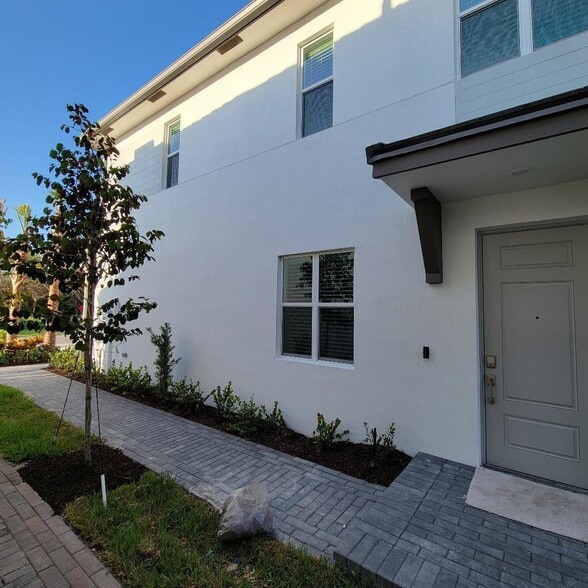 Building Photo - 8978 Zevon Ct