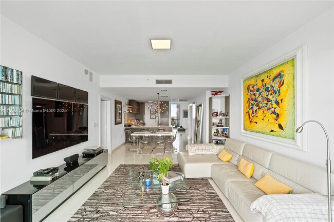 Building Photo - 900 Biscayne Blvd