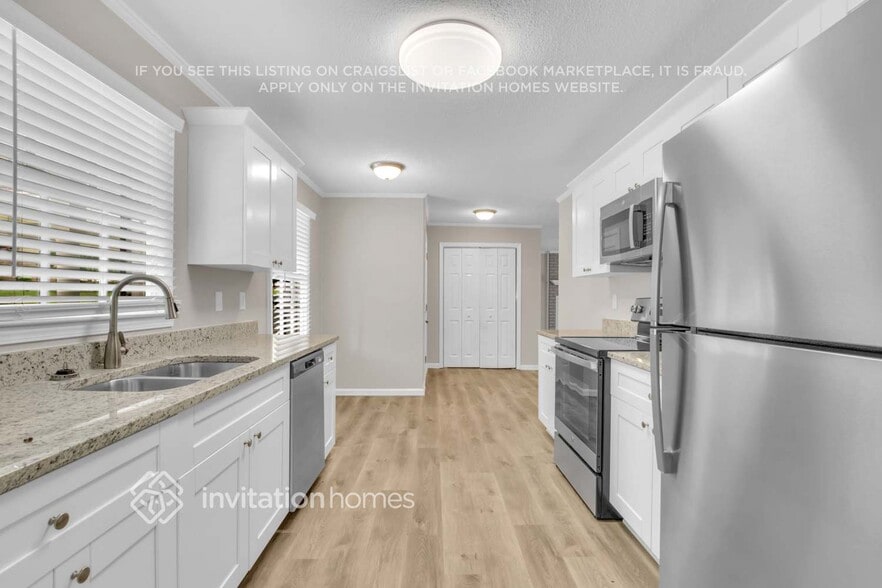 Building Photo - 3753 Briarcliff Dr