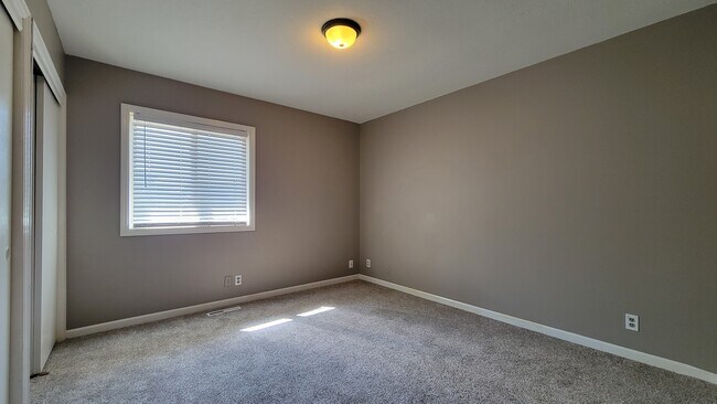 Building Photo - Josephine (Millard Highlands South)