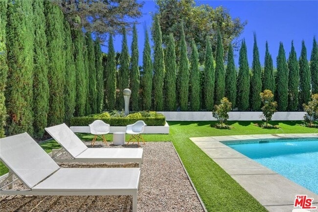 Building Photo - 1438 Santiago Dr