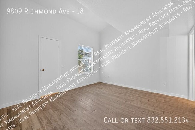 Building Photo - 9809 Richmond Ave.