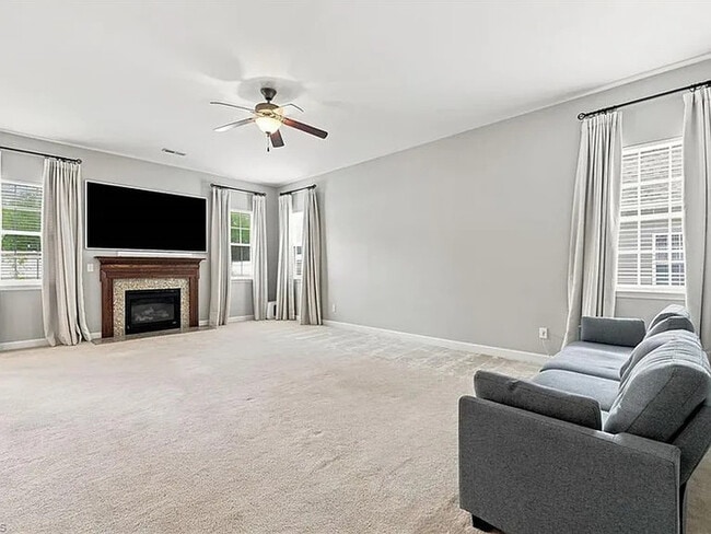 Building Photo - Lease OR Lease to Own